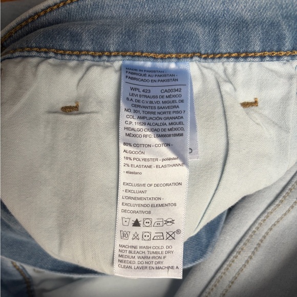 DENIZEN from Levi's Men's 216 Slim Fit Light Wash Denim Jeans. Size 32x32 - Picture 8 of 8